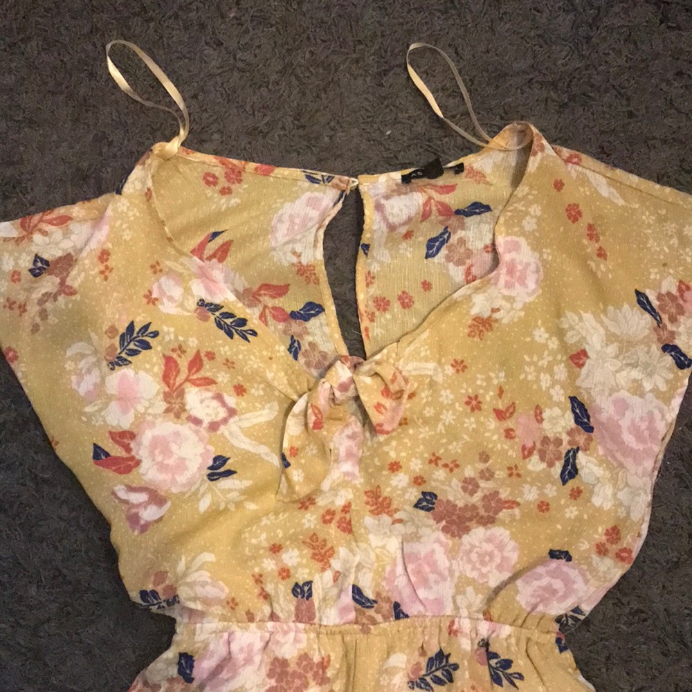Romper - Picture 2 of 4